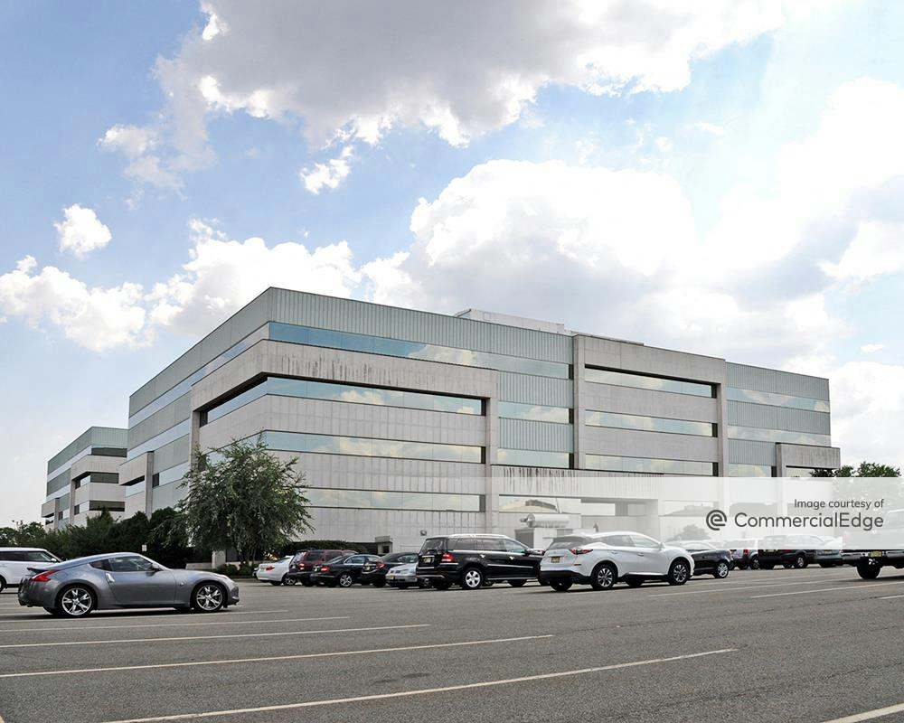 Meadowlands Corporate Center 125 Chubb Avenue, Lyndhurst, NJ Office